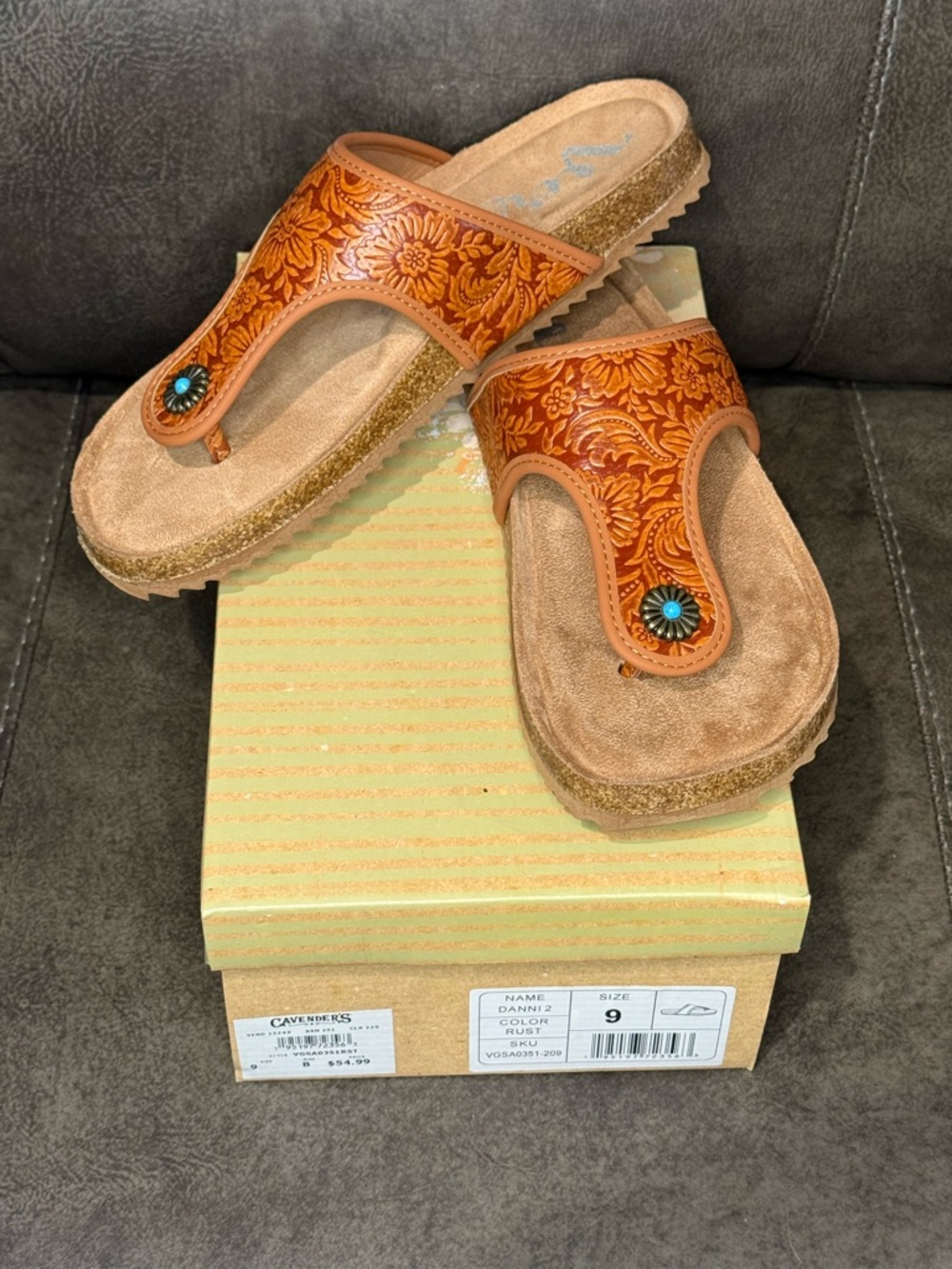 Tooled Floral Leather Thong Sandals in Rust with Turquoise Accent